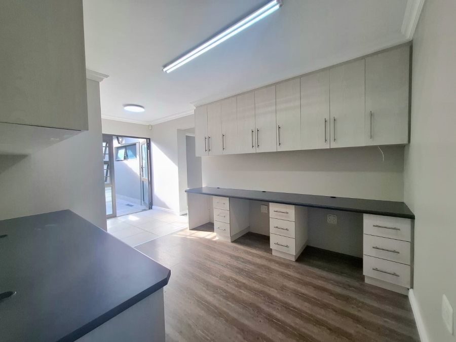 6 Bedroom Property for Sale in Dorchester Heights Eastern Cape